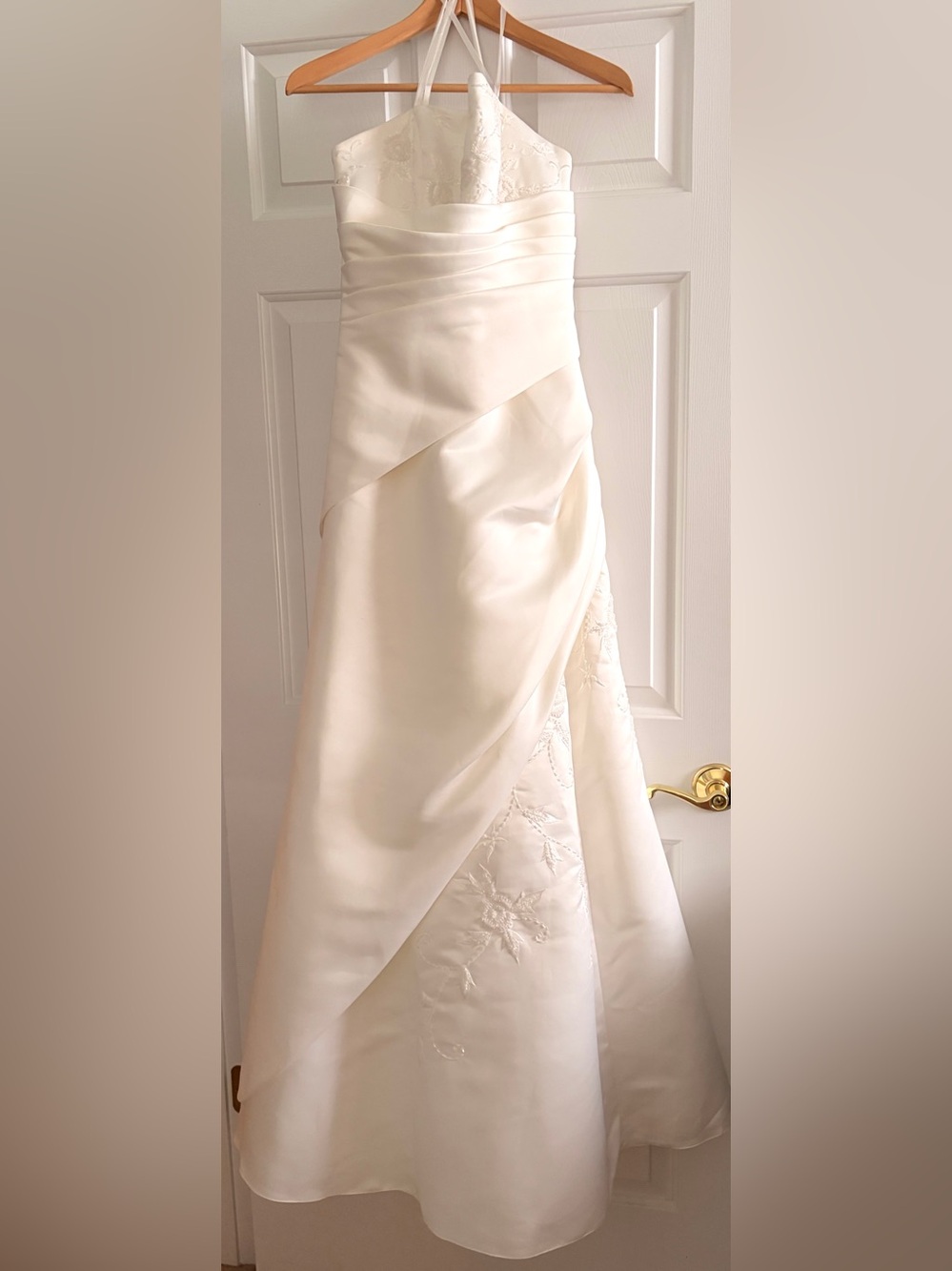 NWT Stunning Anny’s Bridal Strapless Ivory Satin Gown with Beading and Sequins